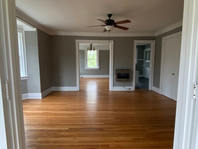 Sala de estar - The Castle in Cloverdale