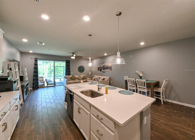 Foto del edificio - 2876 Grand Kemerton Pl