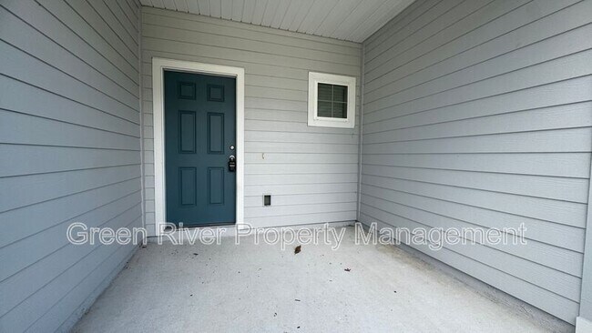 Building Photo - 10361 Benson Lake Dr