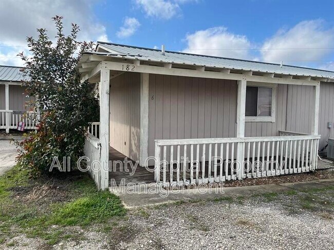 Building Photo - 158 Stockmen Ln