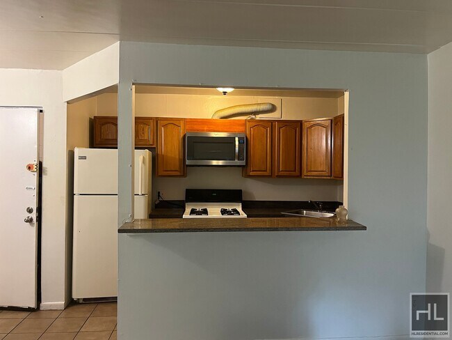 Building Photo - Nice King Size Bedroom in Elmhurst, NY