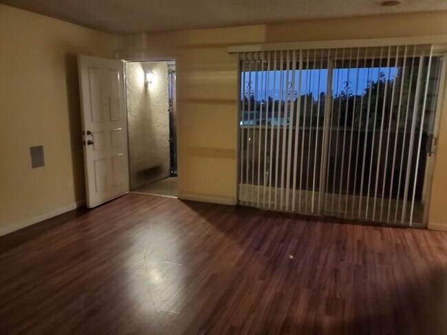 Foto del edificio - 958 Picador Blvd