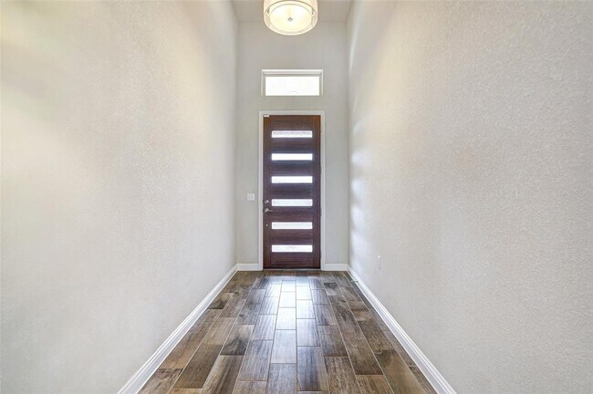 Foto del edificio - 302 Ashburn Cv