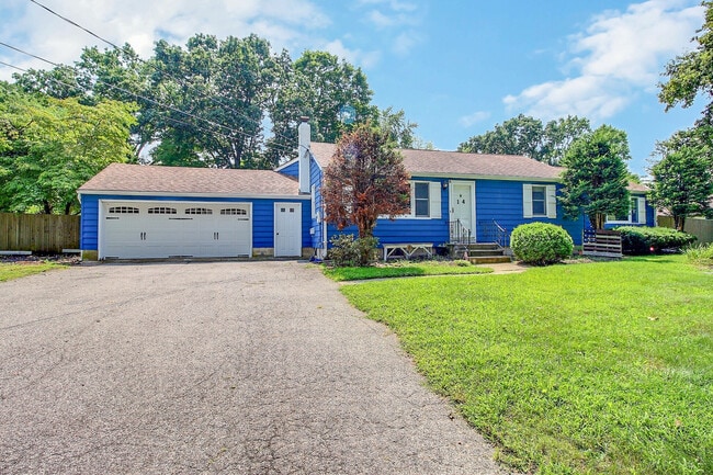 Building Photo - 14 Birch Tree Ln