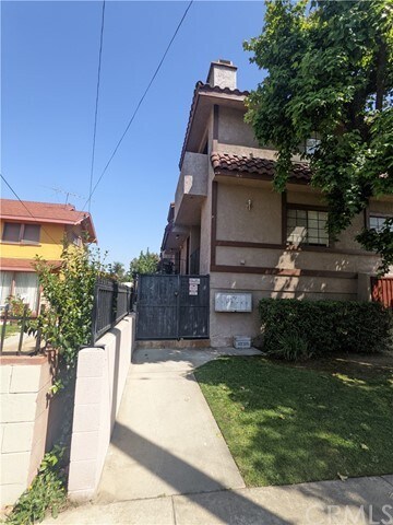 Building Photo - 704 S Sierra Vista Ave