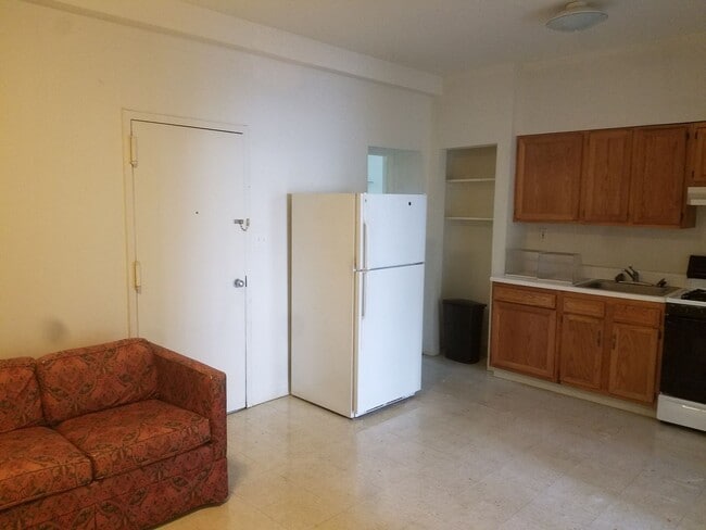 Building Photo - 168 Hamilton St