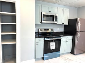 Building Photo - 126 Division St