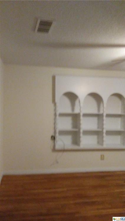 Building Photo - 111 E Hillcrest Dr