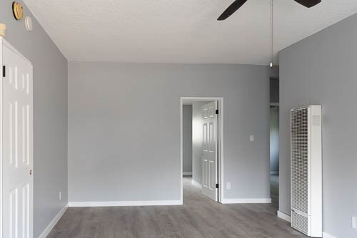 Living room - 3020 London St