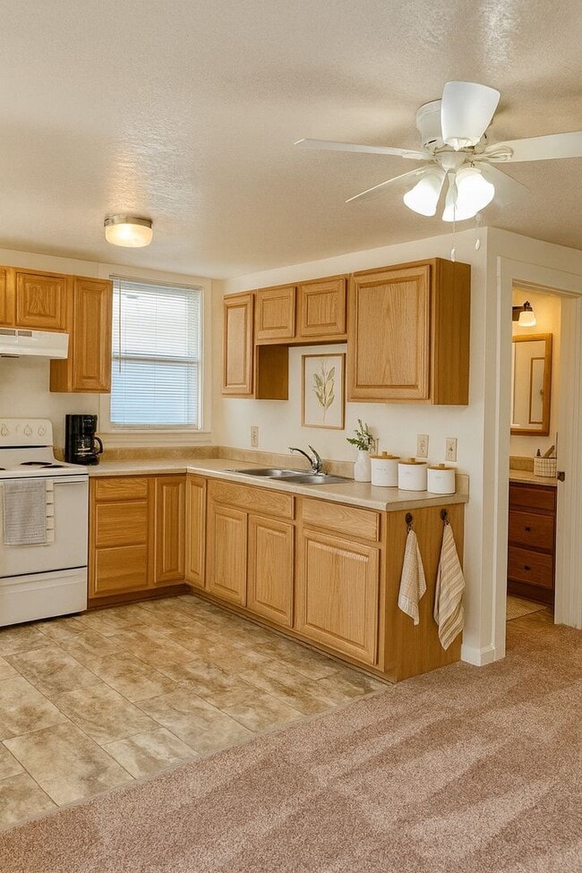 Building Photo - Studio unit in SW Portland