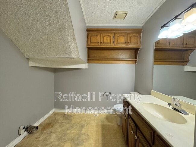 Building Photo - 6220 Gould Pl