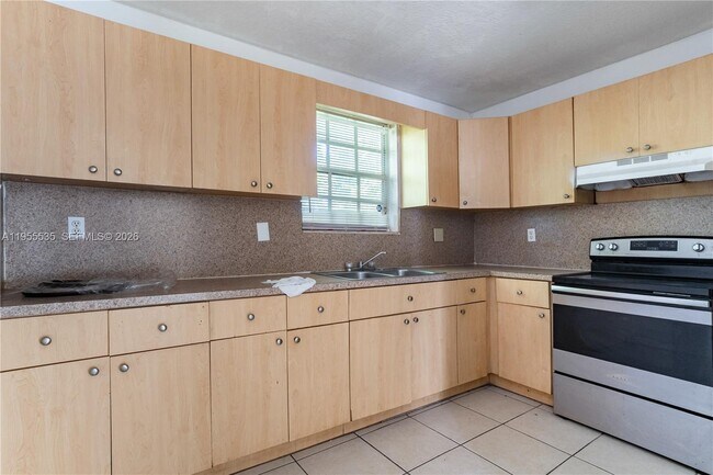 Building Photo - 415 NW 60th Way