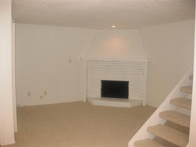 Building Photo - 5630 Spring Valley Rd