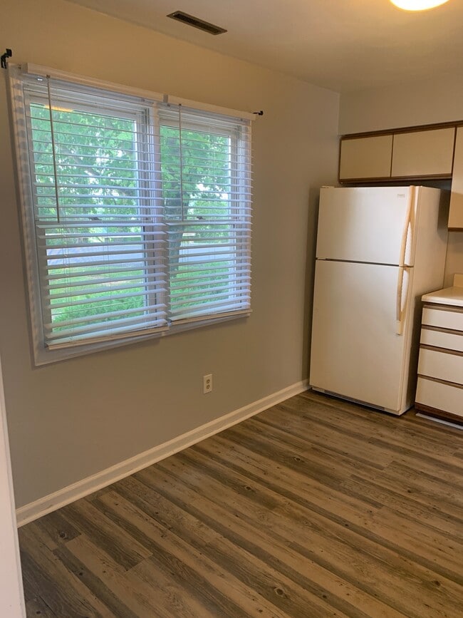 Cocina 2 - 2410 Ridge Rd