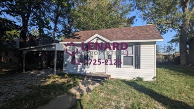 Building Photo - 1024 S Lillian Ave