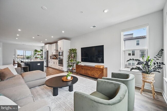 Building Photo - 44623 Wolfhound Sq