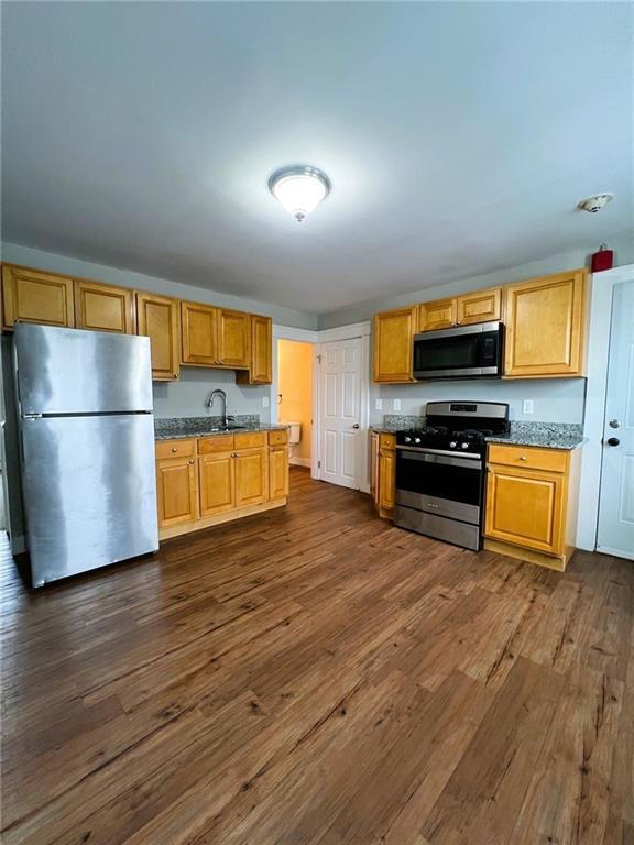 Foto del edificio - 49 Hebert Ave