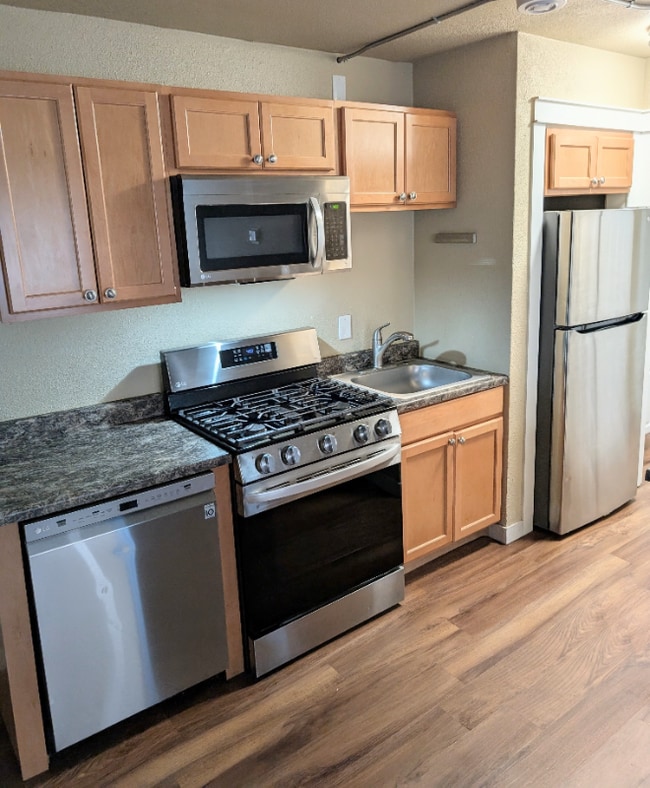 Building Photo - 618 Gambell St