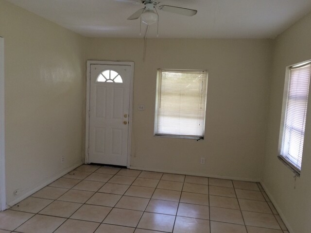 Foto del edificio - 1429 NW 3rd Ct