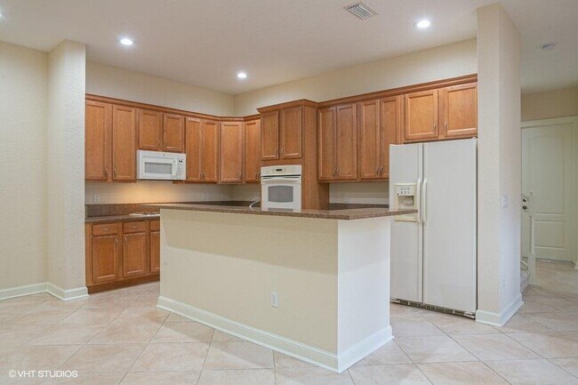 Building Photo - 872 Taft Ct