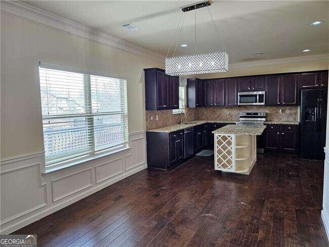 Building Photo - 875 Donington Cir SE
