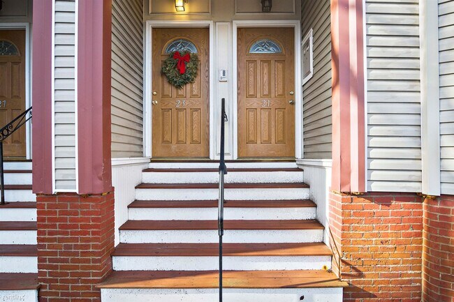 Building Photo - 2 br, 1.5 bath Condo - 21 Aldrich St