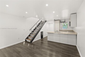 Building Photo - 3130 Bird Ave