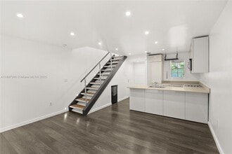 Building Photo - 3130 Bird Ave