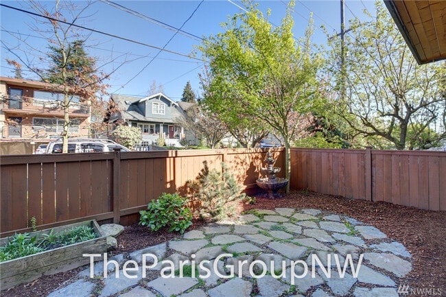 Building Photo - Stylish & Spacious 3br TH – Great Ballard ...