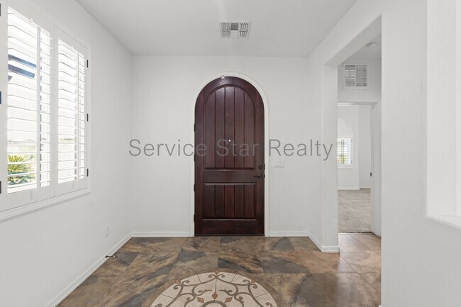 Building Photo - 4610 S Birch St