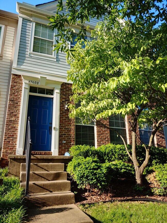 Building Photo - 47608 Sandbank Sq