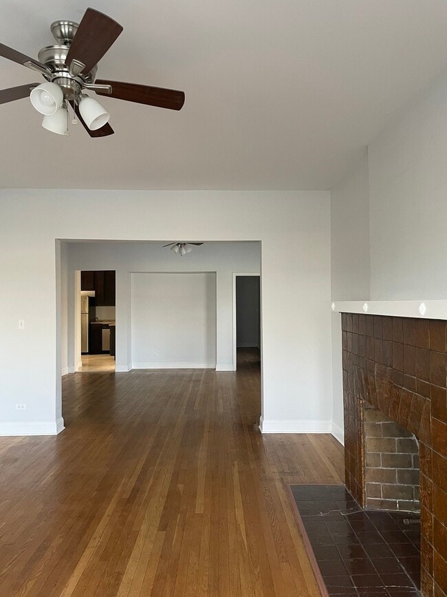 Foto del edificio - 1356 N Kedzie Ave