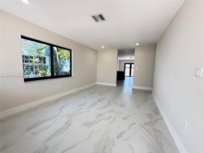 Foto del edificio - 9707 SW 1st Ter