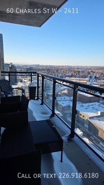 Building Photo - 60 Charles St W