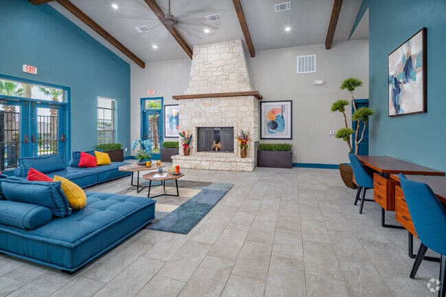 casa club - Nova Vista Apartments at Woodlake