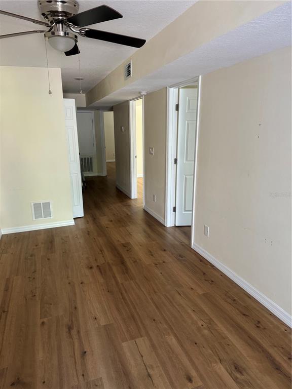Building Photo - 1325 Cloverlawn Ave