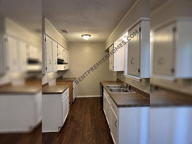 Foto del edificio - 9924 Whispering Pine Drive Little Rock, AR...