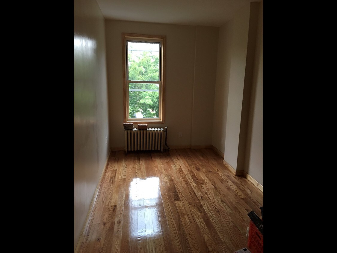 Primary Photo - 1617 Nostrand Ave