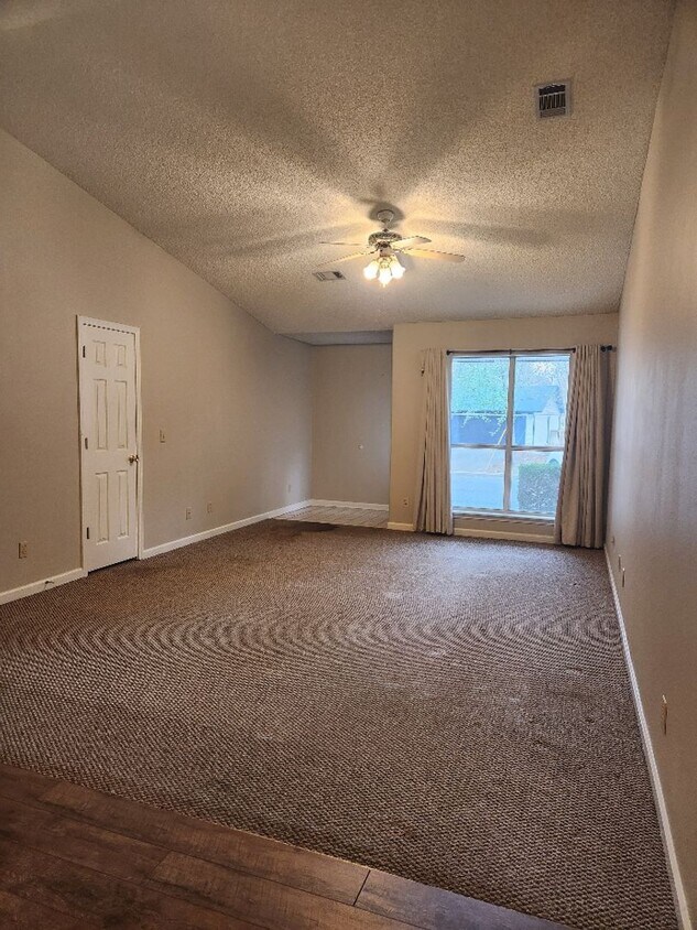 Primary Photo - Adorable DuPlex