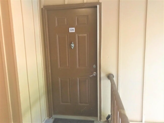 Foto del edificio - 492 Banyon Tree Cir