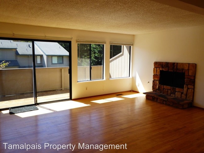 Building Photo - 3 Cheda Knolls Dr