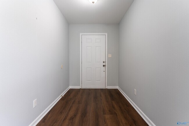 Building Photo - 3539 Avalon Lake Dr SW