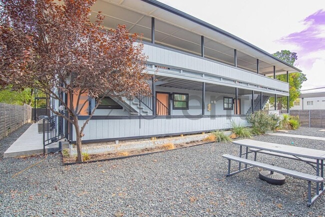 Building Photo - Unit 107
