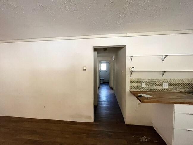 Building Photo - 128 Regal Cir