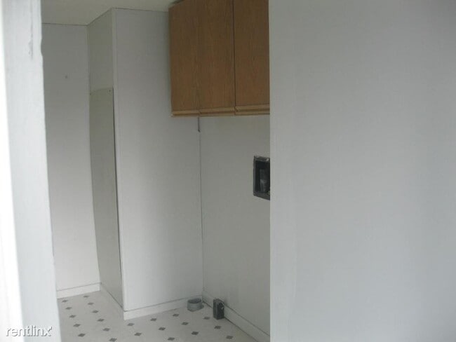 Building Photo - 3308 Lower River Rd