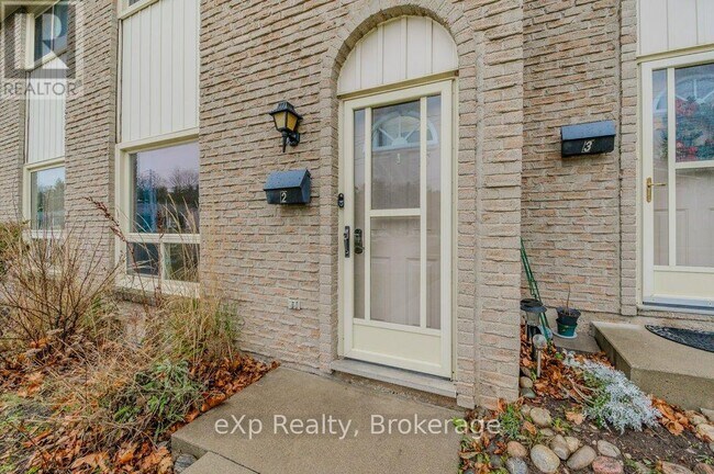 Building Photo - 165-165 Green Valley Dr