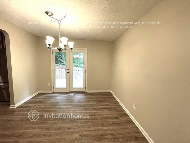 Foto del edificio - 1398 Yates Ave