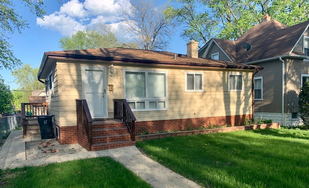 Primary Photo - 2903 Emmaus Ave