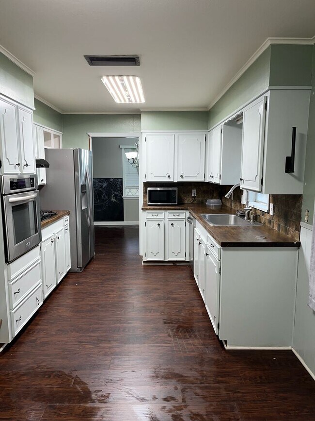 Foto del edificio - 1030 Manor Pl