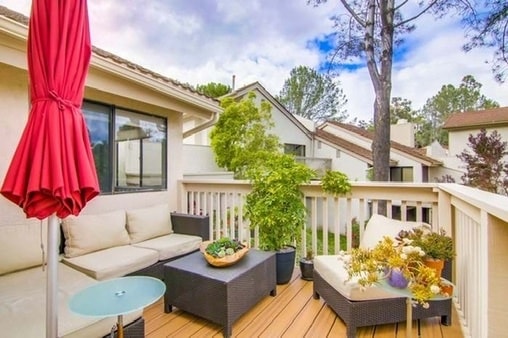 Spacious patio, plant lover's dream - 5227 Caminito Apartado